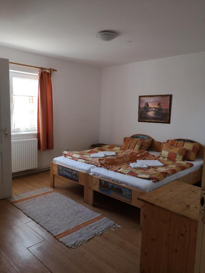 Gomba Panzio Bed & Breakfast Velem Ruang foto